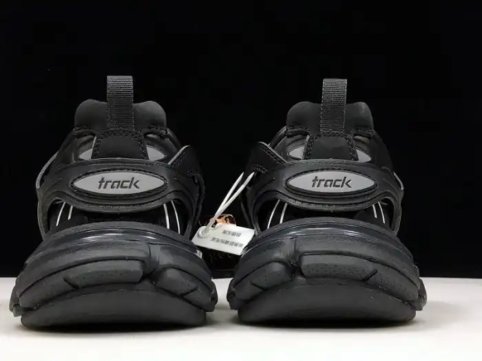 Rep 【Free Shipping】 BLCG TRACK TRAINER 'TRIPLE BLACK' 542023 W1GB1 1000 0124