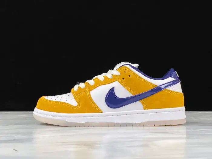 【Free Shipping】 NIKE SB DUNK LOW LASER ORANGE BQ6817-800 0129