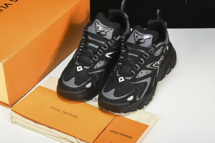 Rep 【Free Shipping】 LV RUNNER TATIC SNEAKER 1A9UNT 0130