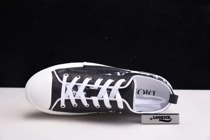 Cheap 【Free Shipping】 DR B23 Low Top Oblique Sneaker Black & White 0126