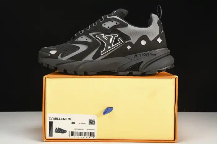 Rep 【Free Shipping】 LV RUNNER TATIC SNEAKER 1A9UNT 0130