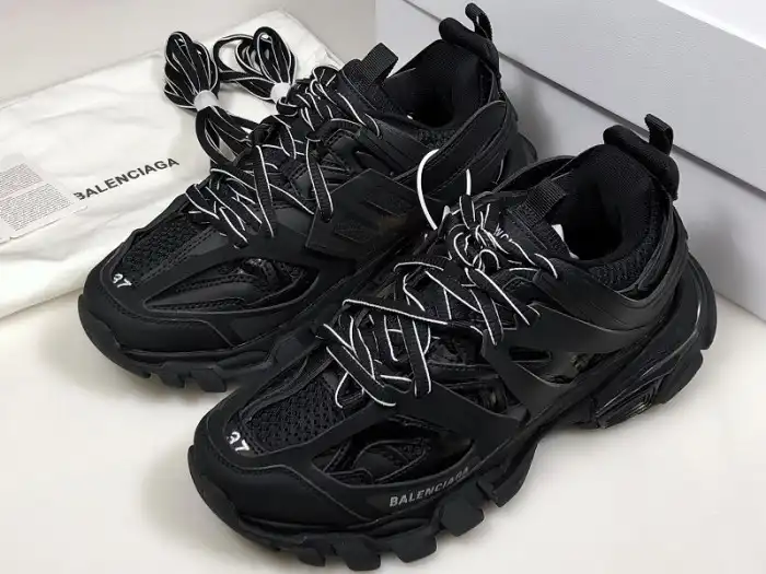 Rep 【Free Shipping】 BLCG TRACK TRAINER 'TRIPLE BLACK' 542023 W1GB1 1000 0124