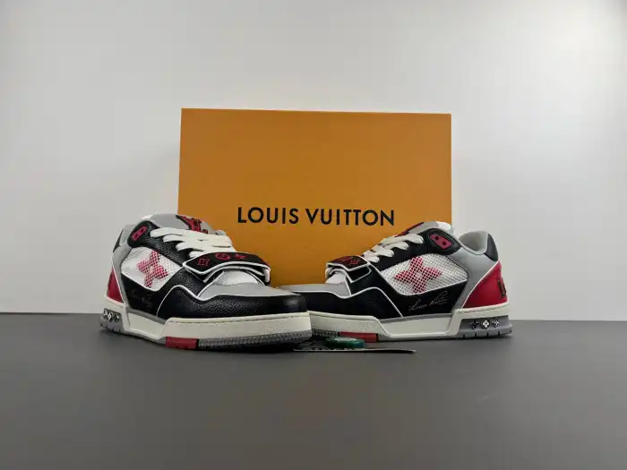 Reps 【Free Shipping】 LV TRAINER SNEAKER 24083001 0130