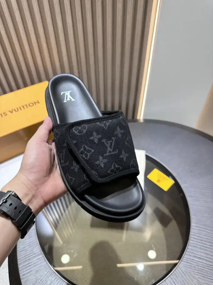 Rep 【Free Shipping】 LV Miami Mule 24052705 0130