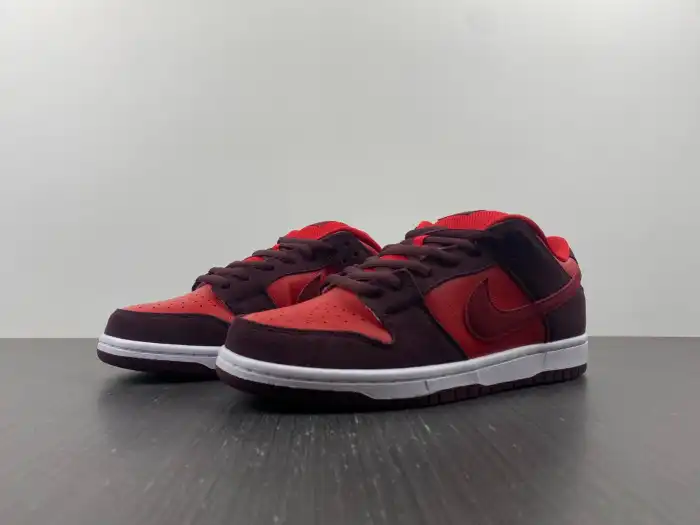 【Free Shipping】 Nike SB Dunk Low Cherry DM0807-600 0129